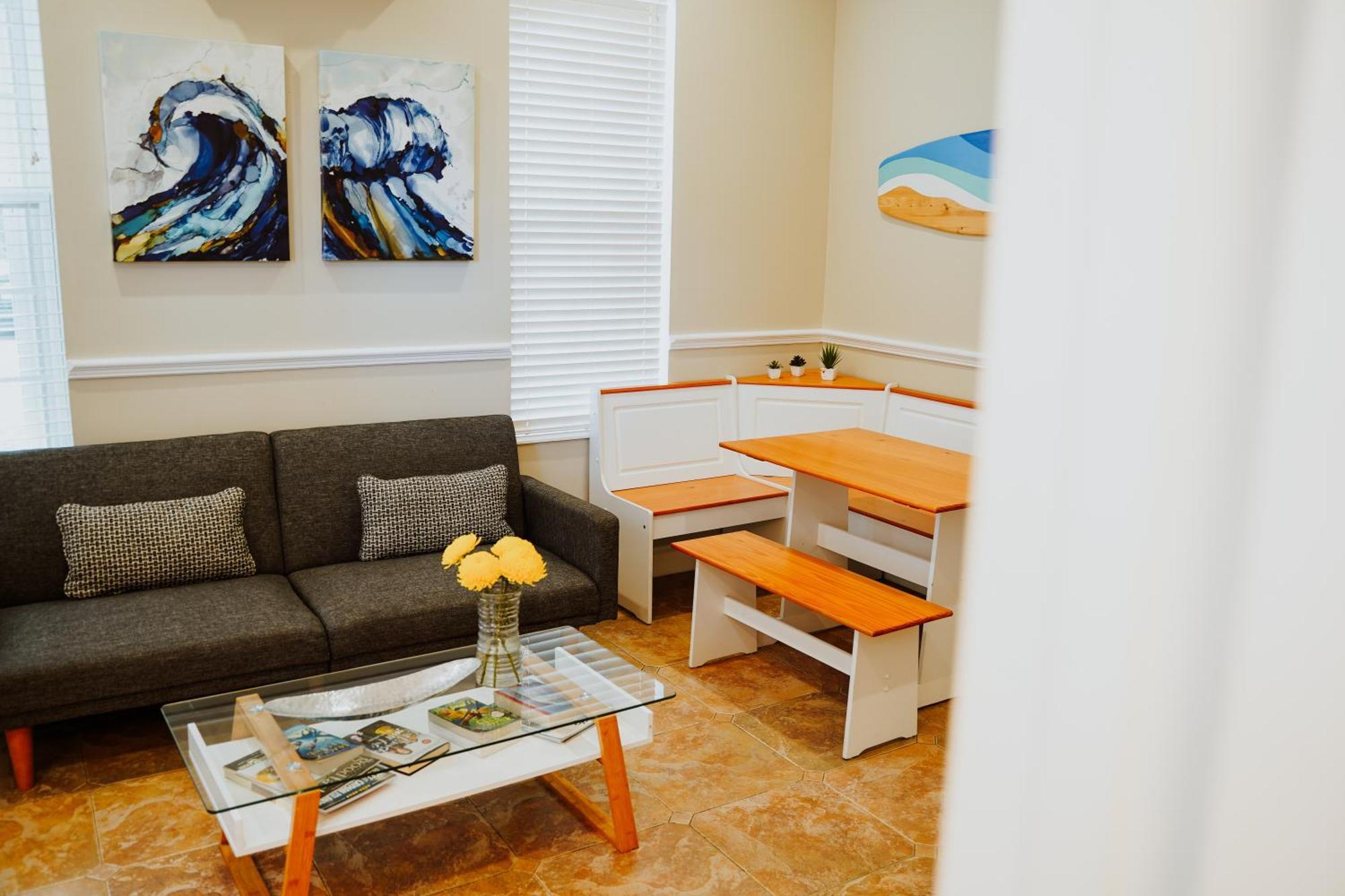 Shangri-La Boutique Bed & Breakfast West Bay Номер фото